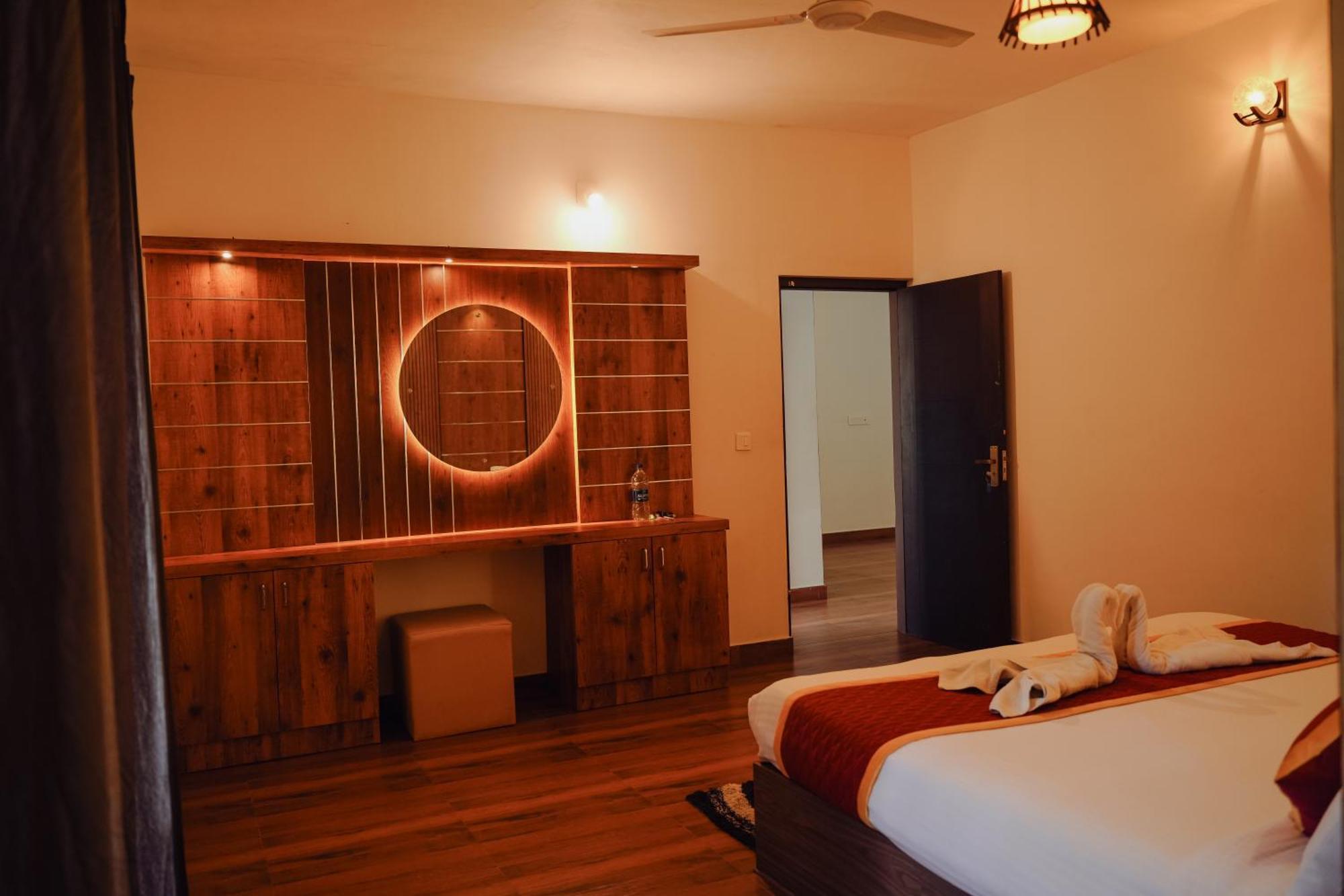Haze Woods Resort Vaduvanchal Exterior photo