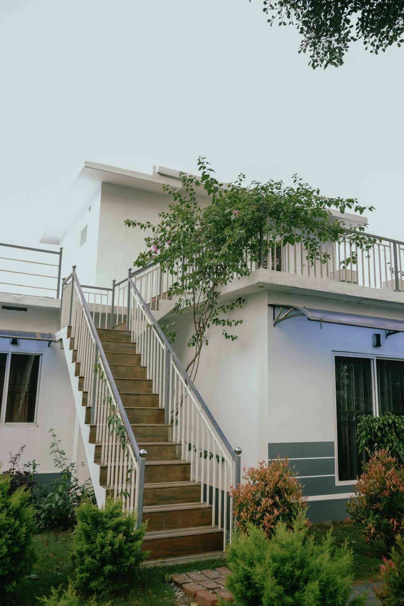 Haze Woods Resort Vaduvanchal Exterior photo